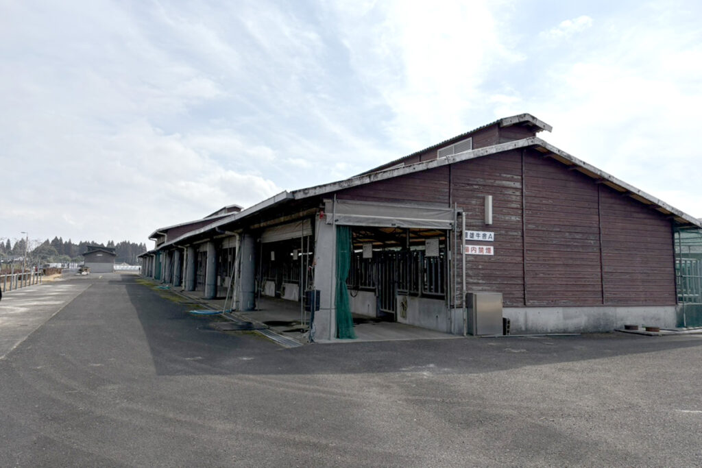 種雄牛舎(外観)